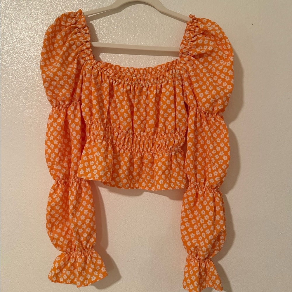 Divided Long Sleeve Crop Top
Size S
